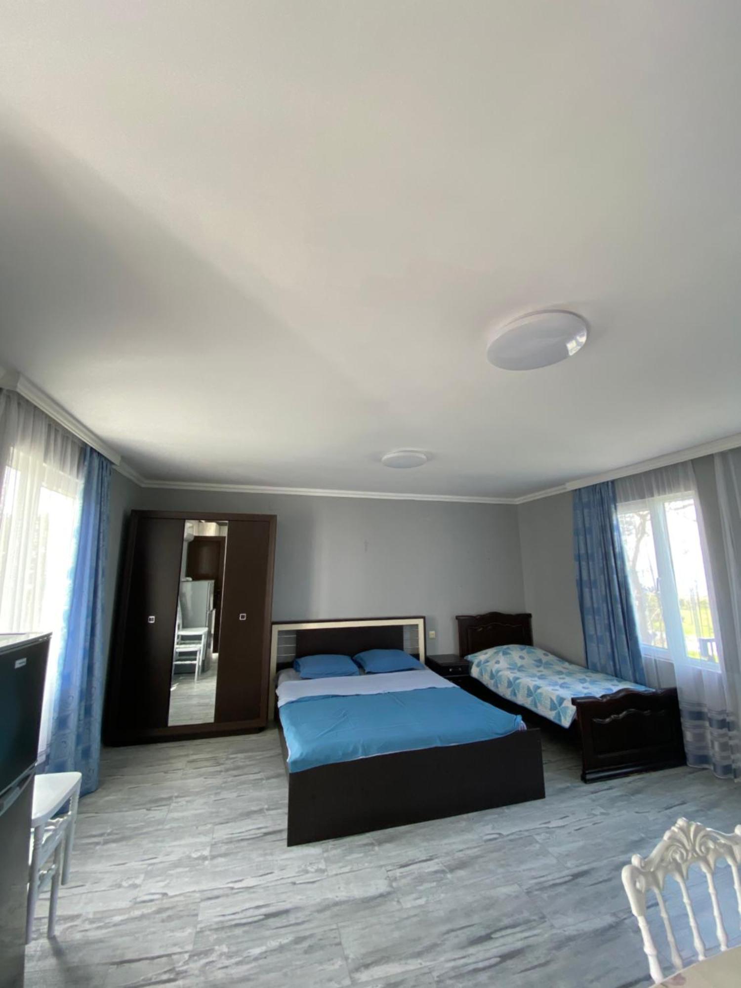 House On Moryakov 55 Aparthotel Chakvi Room photo