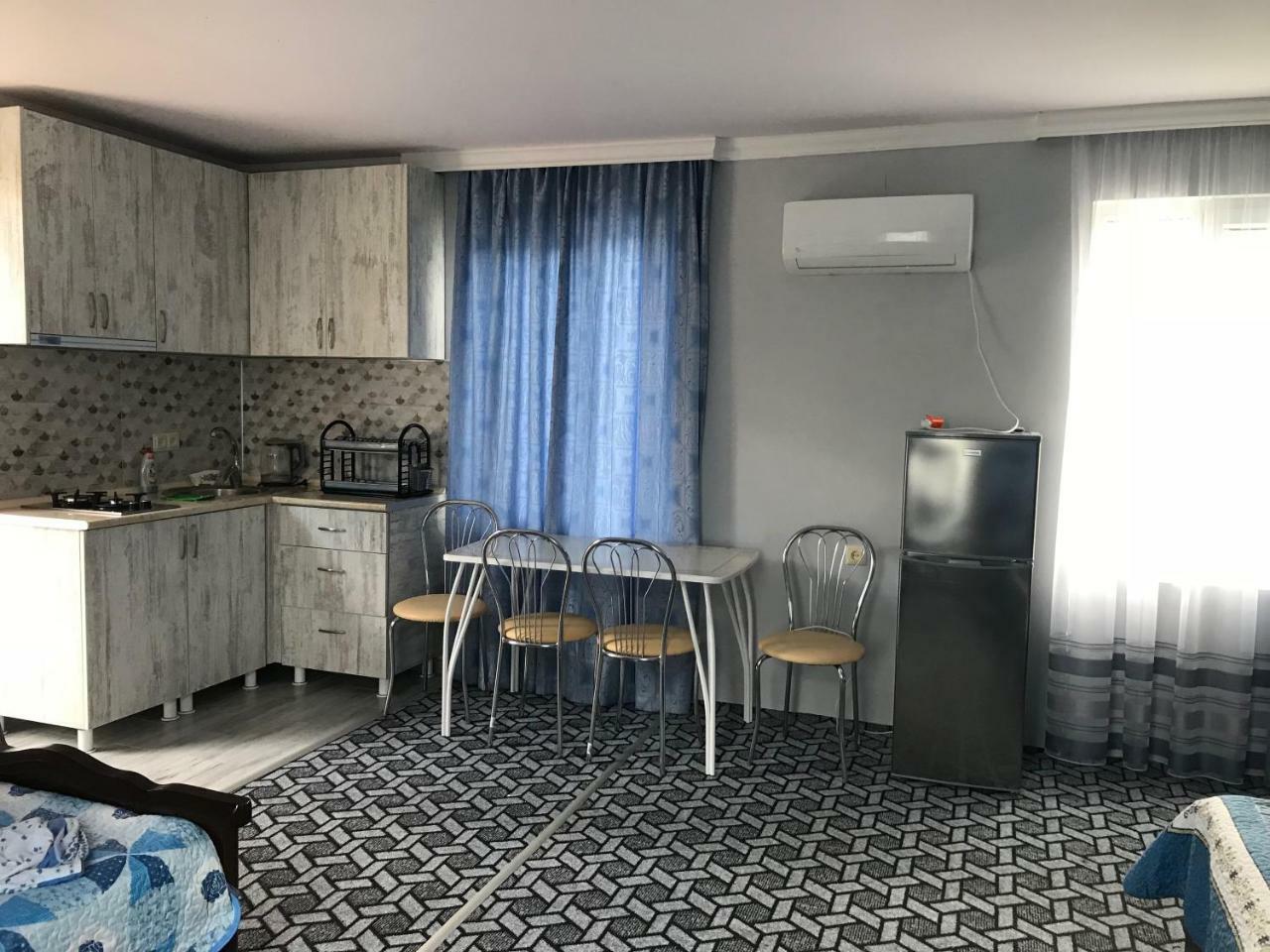 House On Moryakov 55 Aparthotel Chakvi Exterior photo